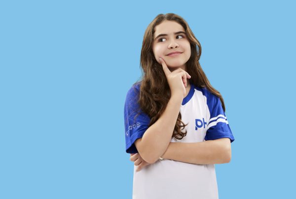 menina planejando seu plano de estudos